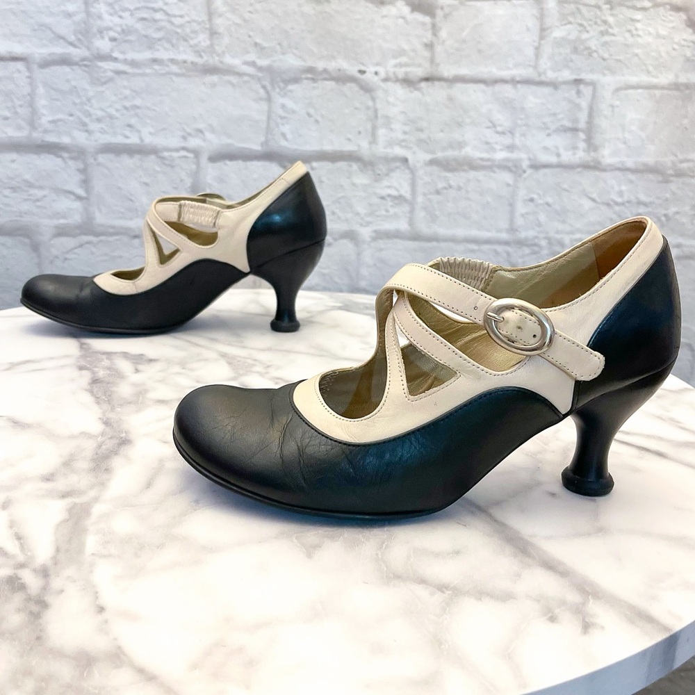 John Fluevog Pearl Hart Mary Jane Heel Criss Cross Black Beige Size 7 GUC - Picture 4 of 8